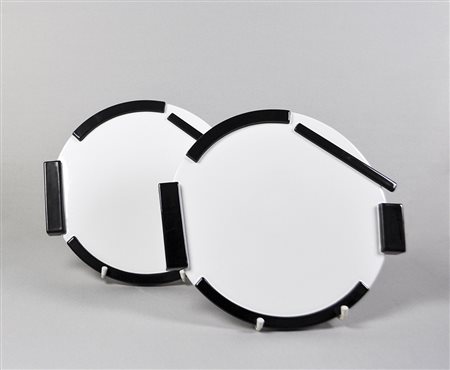 Ettore Sottsass (Innsbruck 1917 - Milano 2007) Coppia piatti, anni ’80;Paar...