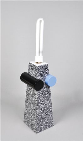 Thomas Bley Lampada da tavolo, 1982;Tischlampe, 1982 Holz lackiert u. Plastik...