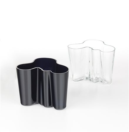 Alvaro Aalto (1898 -1976) 2 vasi Savoy, anni ’80 ca.;2 Vasen Savoy, 1980er...