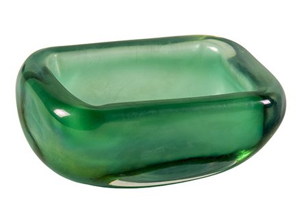 VENINI, Posacenere in vetro verde all’acido, 1960, Murano, 5 x 11 x 7,5 cm,...