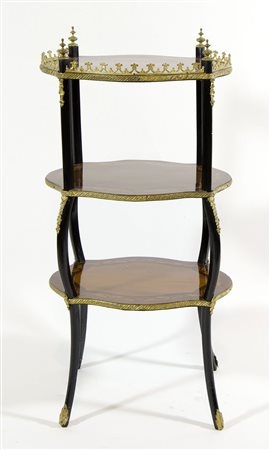 Etajere a 3 ripiani in legno intarsiato in legni chiari e applicazioni...