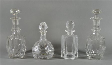 Lotto di 4 gradi bottiglie in cristallo.
