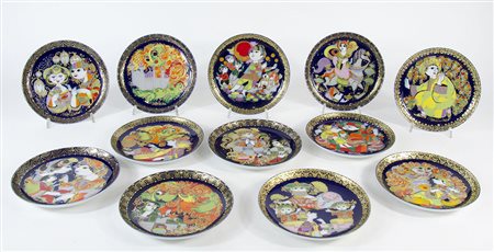 Rosenthal: lotto di 12 piatti in porcellana policroma della serie "Aladin und...