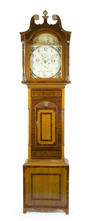 Orologio a colonna da terra in legno intarsiato con quadrante in metallo...