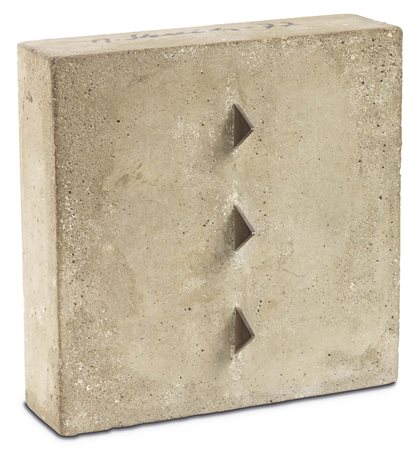 Mauro Staccioli, Volterra (Pi) 1937, Senza titolo, 1977, Cemento e ferro, cm....