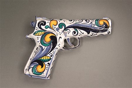 ANTONIO RIELLO (1958) PB2 COLT MK4, 2002 Ceramica 13 x 18 x 2,5 cm Opera...