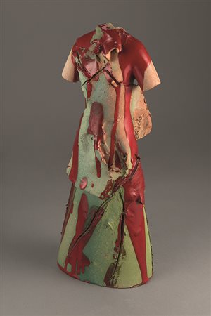 GIOSETTA FIORONI (1932) Vestito, 2004 Ceramica policromatica 37 x 15 x 10 cm...
