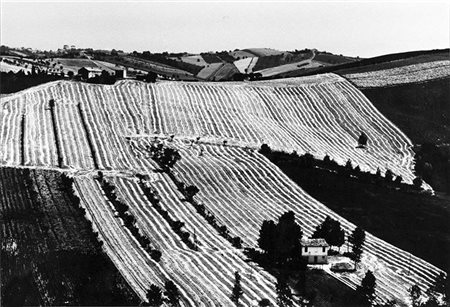 MARIO GIACOMELLI (1925 - 2000) La lettera T fatta con la paglia - dalla serie...