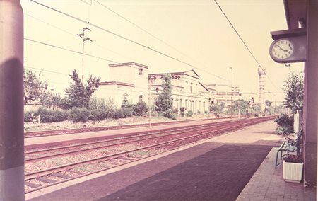 LUIGI GHIRRI (1943 - 1992) Milano 1986 C-print 16 x 25 cm Opera accompagnata...
