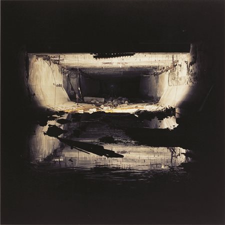 NAOYA HATAKEYAMA (1958) T 66/05 1999 - 2000 C-print 49 x 49 cm Opera...