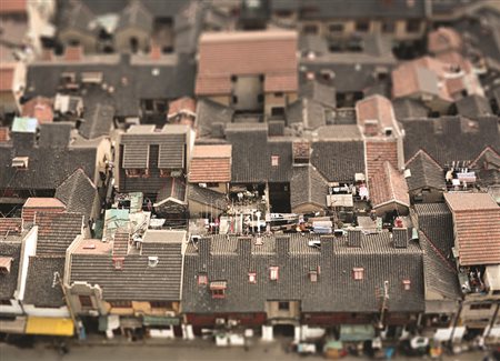 ZENCHEN LIU (1976) Senza titolo 2008 C-print 50 x 70 cm Edizione 1 di 8...