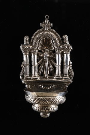 ARGENTIERE DEL XVIII SECOLO Acquasantiera in argento a forma di tempio con...