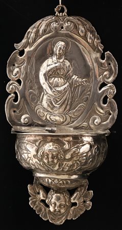 MANIFATTURA ITALIANA DEL XIX SECOLO Acquasantiera in argento con Madonna al...