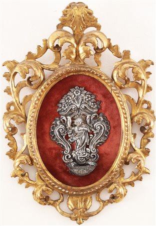MANIFATTURA ITALIANA DEL XIX SECOLO Acquasantiera in argento in cornice...