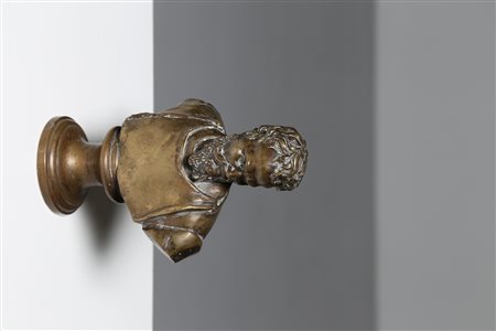 SCULTORE ITALIANO DEL XVII SECOLO Busto di Michelangelo. Bronzo. Cm 22,00.
