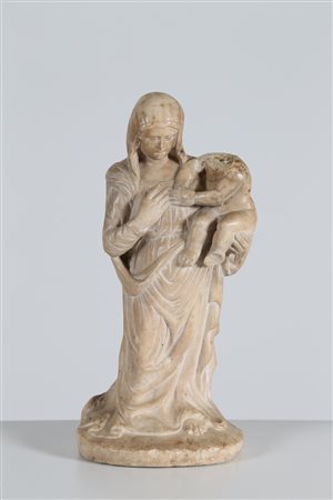 MANIFATTURA LOMBARDA DEL XVI SECOLO Madonna con Bambino. Marmo. Cm 18,50 x...