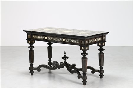 MANIFATTURA LOMBARDA DEL XIX SECOLO Tavolo da centro alla maniera di...