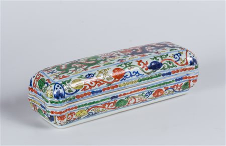 Arte Cinese Scatola rettangolare in porcellana Wucai con marchio apocrifo...