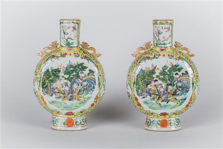 Arte Cinese Coppia di fiasche della luna in porcellana policroma Cina,...