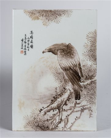 Arte Cinese Placca in porcellana raffigurante un'aquila Cina, periodo...