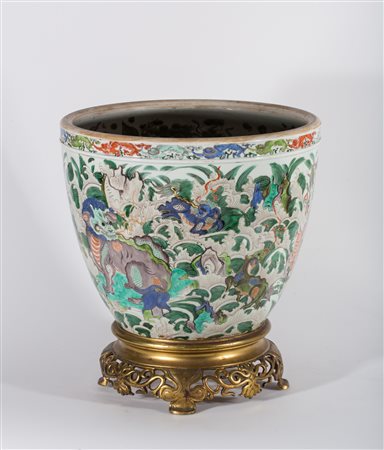 Arte Cinese Vasca per pesci in ceramica montata su bronzo Cina, dinastia...