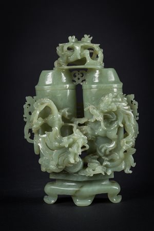 Arte Cinese Porta profumo in giada Cina, tardo XIX secolo . . Cm 15,00 x...