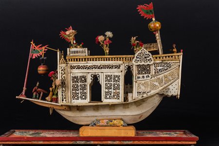 Arte Cinese Barca in avorio Cina, dinastia Qing, XVIII secolo . . Cm 39,00 x...