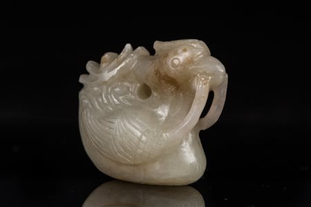 Arte Cinese Pendente in giada raffigurante un'anatra Cina, XIX secolo . -. Cm...