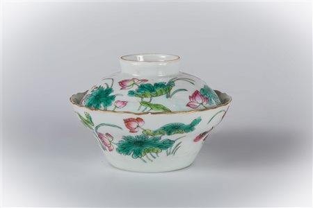Arte Cinese Tazza in porcellana famiglia rosa dipinta con fiori di loto ed...