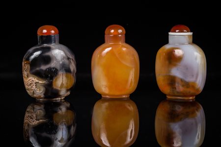 Arte Cinese Tre tabacchiere in corniola Cina, dinastia Qing, XIX secolo . -....