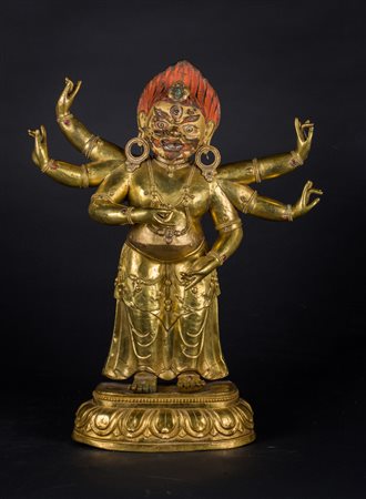 Arte Himalayana Grande scultura in rame dorato raffigurante Mahakala Bianco...