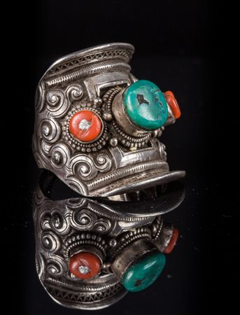 Arte Himalayana Grande anello in argento Tibet, XIX secolo . -. Cm 3,00 x...