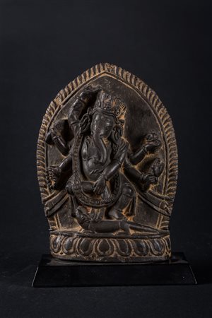 Arte Himalayana Stele in pietra raffigurante Ganapati o Ganesh Nepal,...