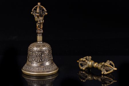 Arte Himalayana Lotto composto da ghanta e vajra in ottone e bronzo Tibet,...
