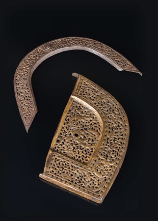 Arte Himalayana Due elementi decorativi in bronzo traforato Tibet, XVIII -...