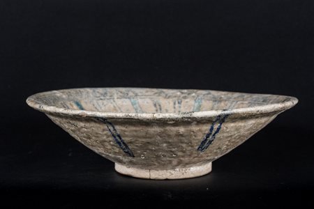 ARTE ISLAMICA Grande ciotola con decorazione radiale Iran, XIII - XIV secolo...