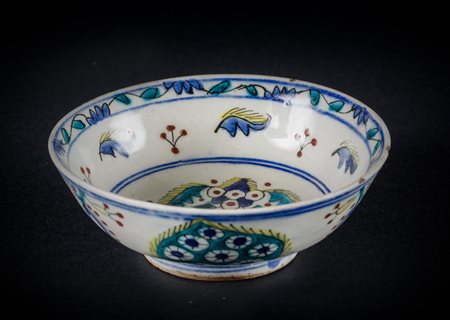 Arte Islamica Piccola ciotola Kutahya Turchia ottomana, XVIII secolo . -. Cm...