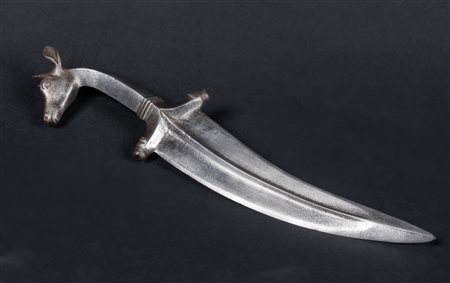 Arte Islamica Pugnale in acciaio con impugnatura zoomorfa India Meridionale,...