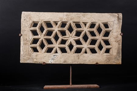 Arte Indiana Schermo Jali in arenaria India Mughal, XVIII - XIX secolo. -. Cm...