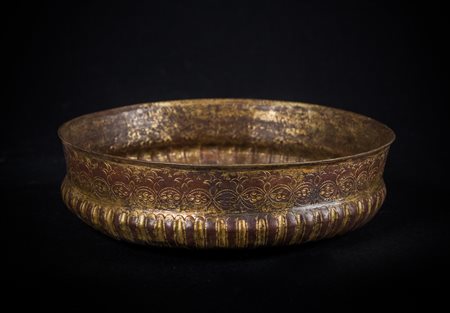 Arte Islamica Ciotola in rame dorato (tombak) Turchia Ottomana, XIX secolo ....