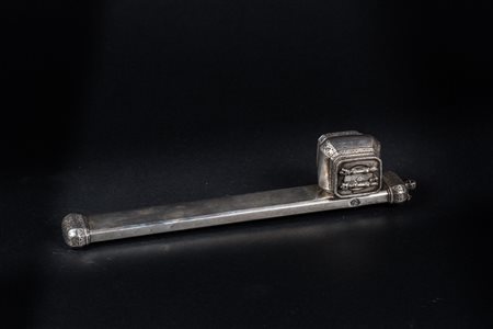 Arte Islamica Portapenne e calamaio (divit) in argento con iscrizione...