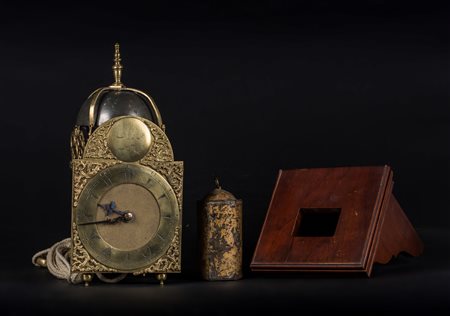 Arte Islamica Orologio in ottone Turchia Ottomana, XVIII secolo . -. Cm 15,00...