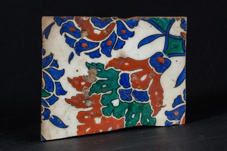 Arte Islamica Frammento di mattonella Iznik Turchia Ottomana, tardo XVI...