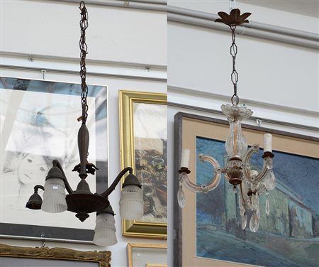 Lotto composto da un lampadarietto a quattro luci in metallo e uno a tre luci...