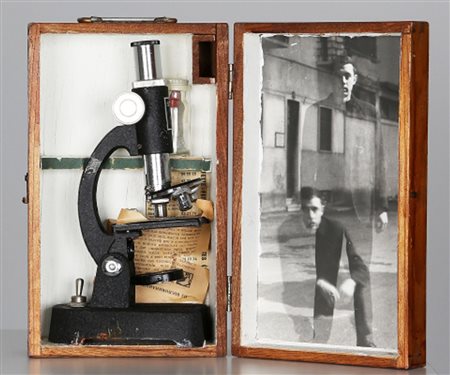 GIANNI EMILIO SIMONETTI 1940 Senza titolo, 1965 Assemblaggio, box in legno,...