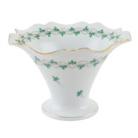 Herend, vaso in porcellana XX Sec. h. 13.5 cm. decorato a motivi vegetali,...