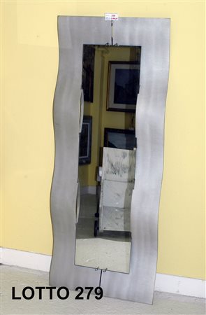 RENZO BURCHIELLARO (1933) SPECCHIERA RETTANGOLARE IN METALLO ONDULATO