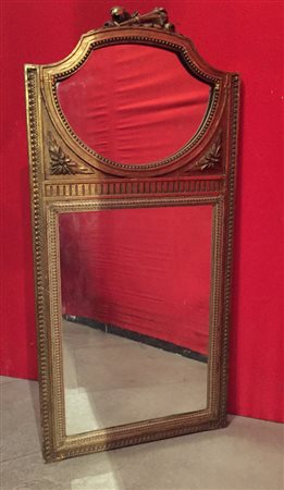 SPECCHIERA, Specchiera in legno dorato e intagliato, due sezioni Francia XIX...