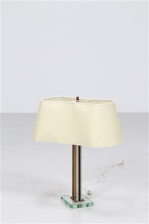 CHIESA PIETRO (1892 - 1948) Lampada da tavolo in cristallo e ottone con...