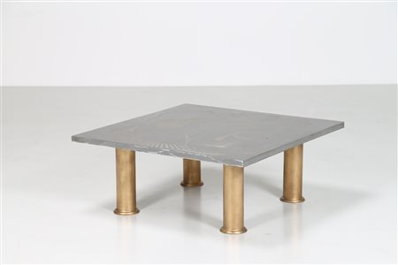 DE JONG GUY Tavolo da caffè in metallo dorato con piano in marmo, 1989. Firma...